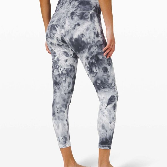 Lululemon Wunder Under High-Rise Tight 25" *Luxtreme Size 6 - Picture 2 of 7